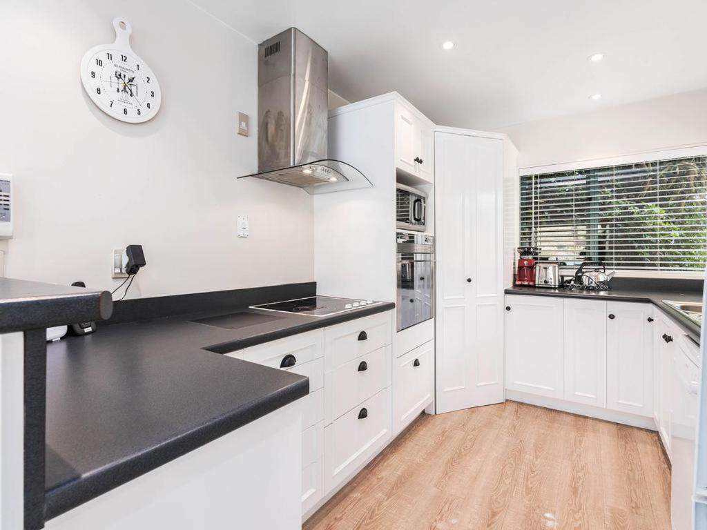 Lakefront Living At Remarkables Retreat - Unit 4 Квинстаун Экстерьер фото